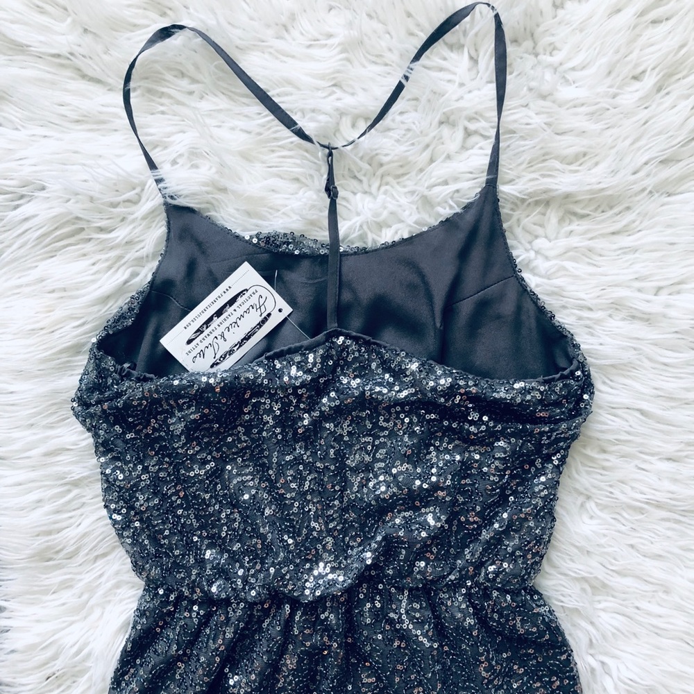 ✨NWT STUNNING GREY SEQUIN DRESS✨ - Picture 2 of 6